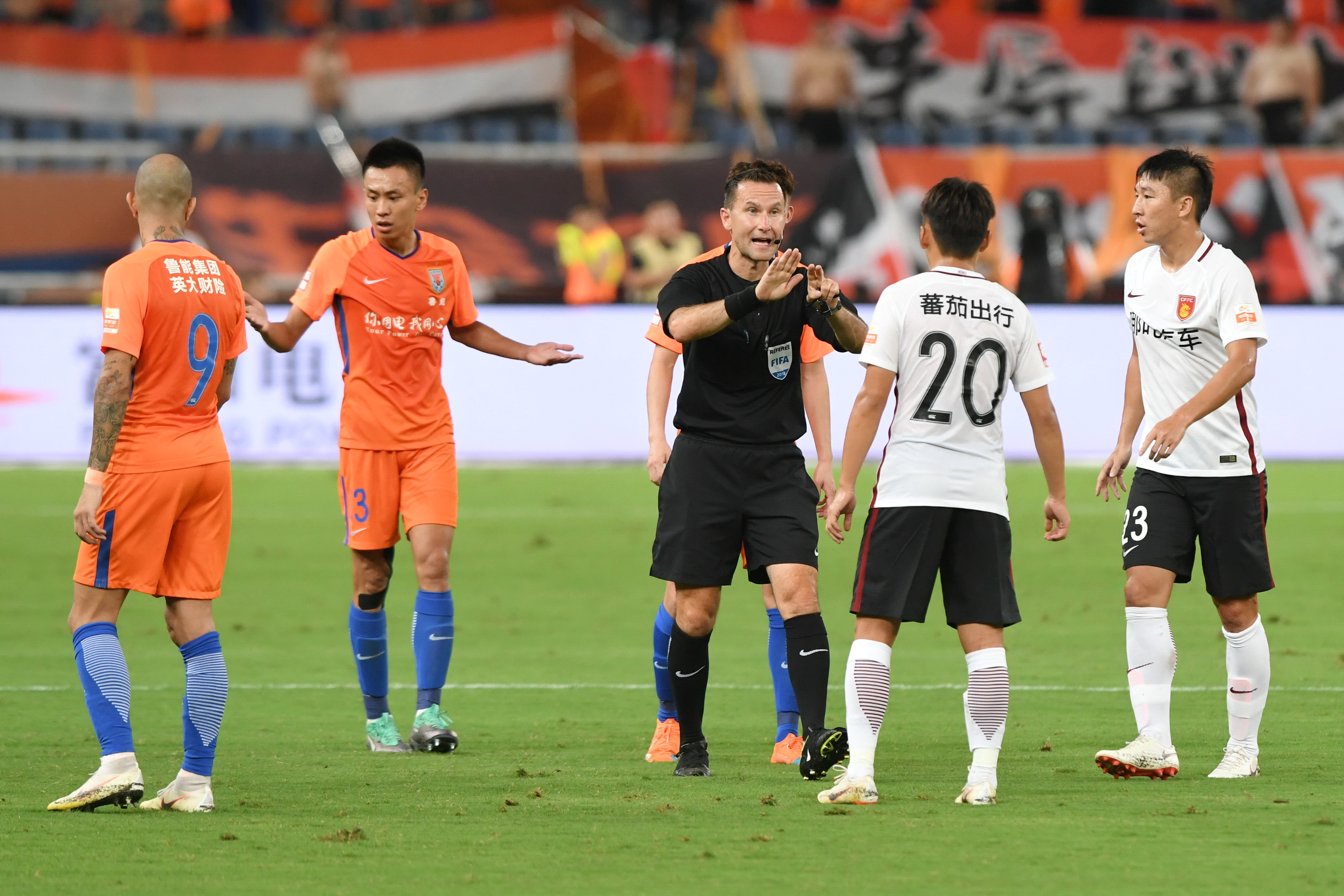 开云体育官网-包含强强对决：鲁能对阵华夏激烈角逐即将展开！的词条