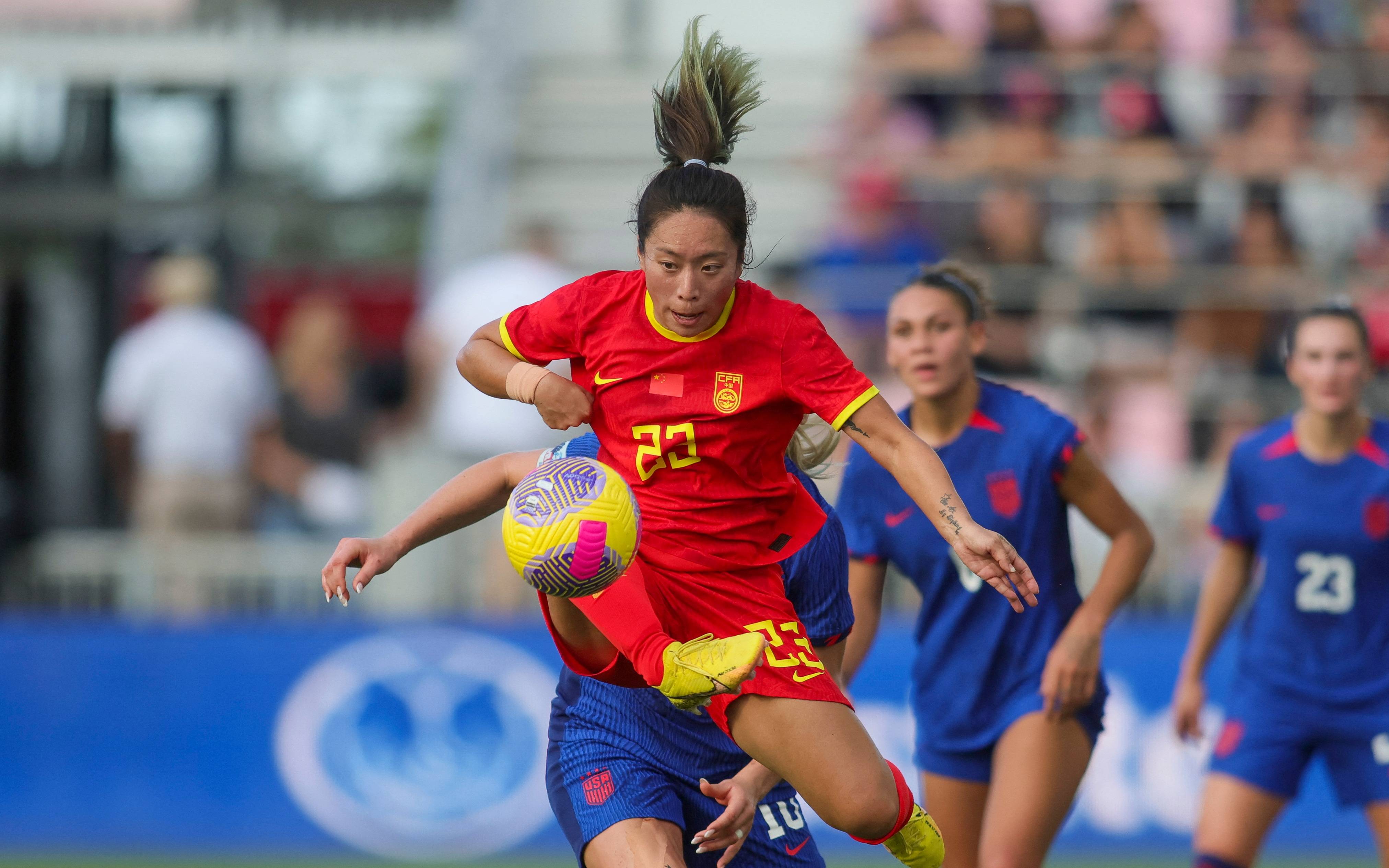 包含精彩体育比赛，女足代表队气势如虹的词条