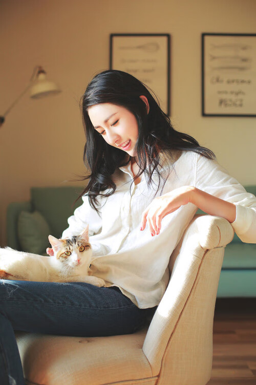 暗夜骑士，马丁内利在霓虹与尖叫中加冕F1街道赛新王