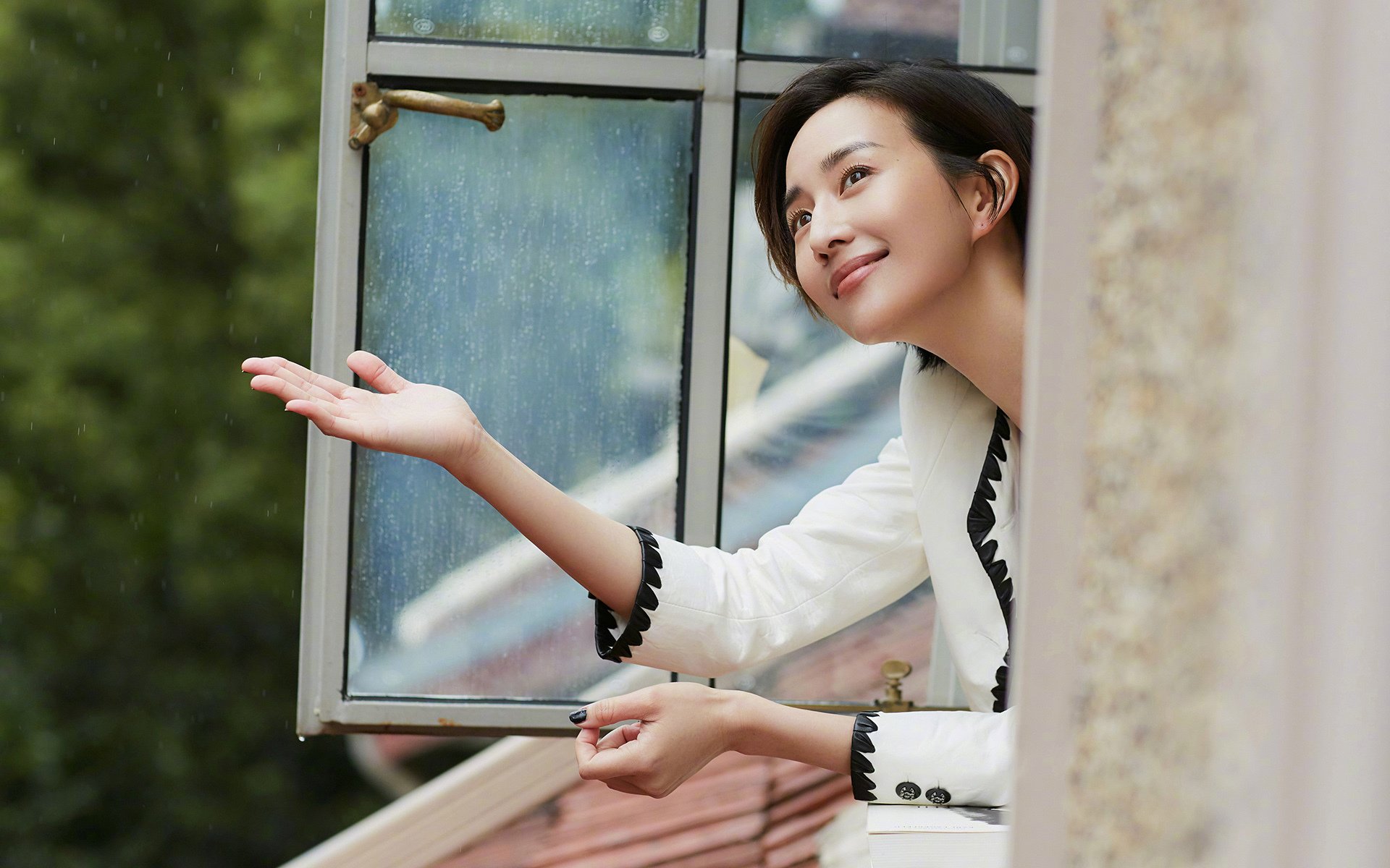 贝林厄姆爆发!玻利维亚高原风暴强压苏格兰