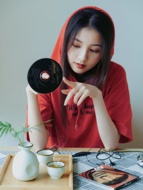 奥运周期前的关键战役,勒沃库森一波带走里昂,彰显德国足球的战术厚度