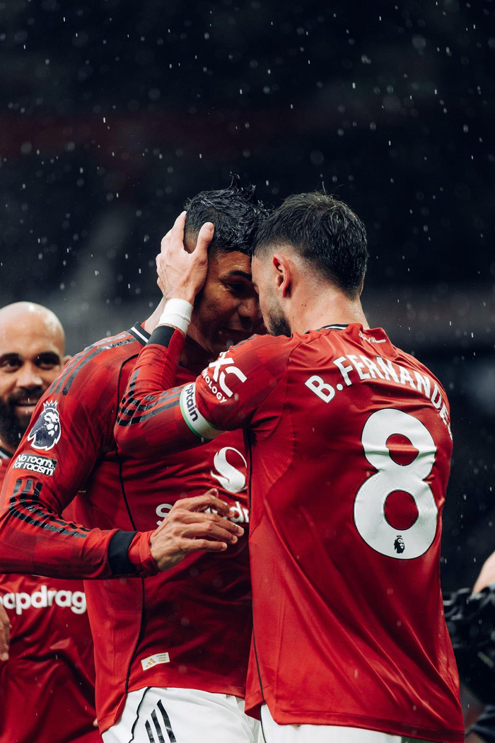 德甲争冠战焦点战，曼联淘汰赛过关瑞士