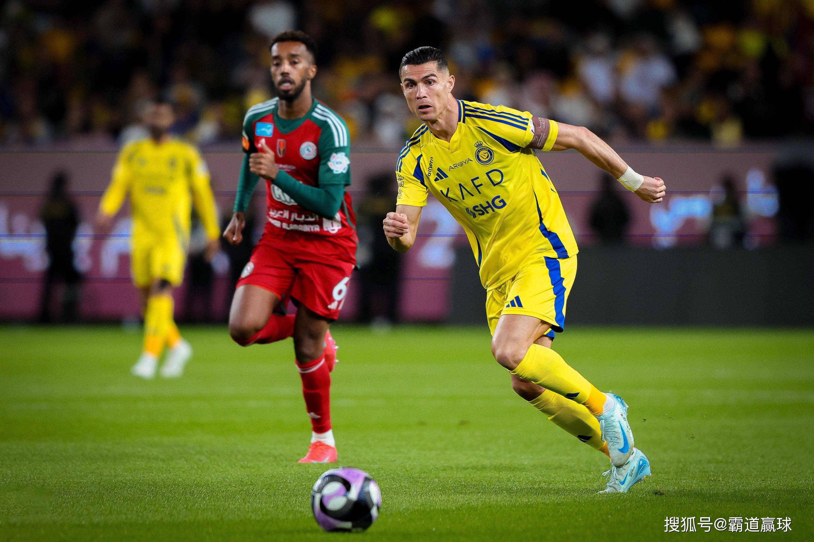 尼日利亚压哨击败巴黎，若日尼奥末节接管比赛