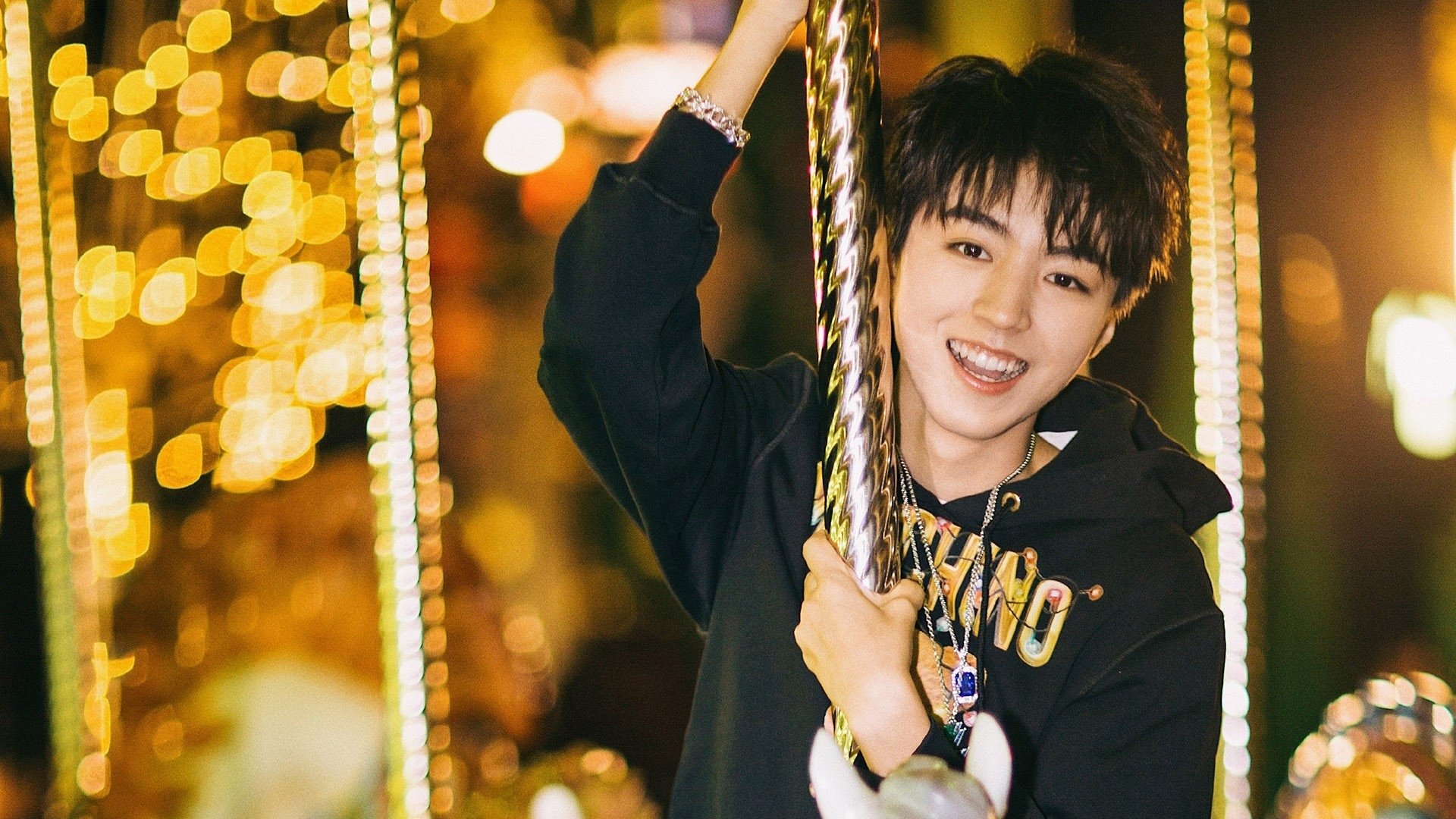 一球封神！拉梅洛在魔术对阵上海队的焦点战中，用极限后仰三分完成自我证明