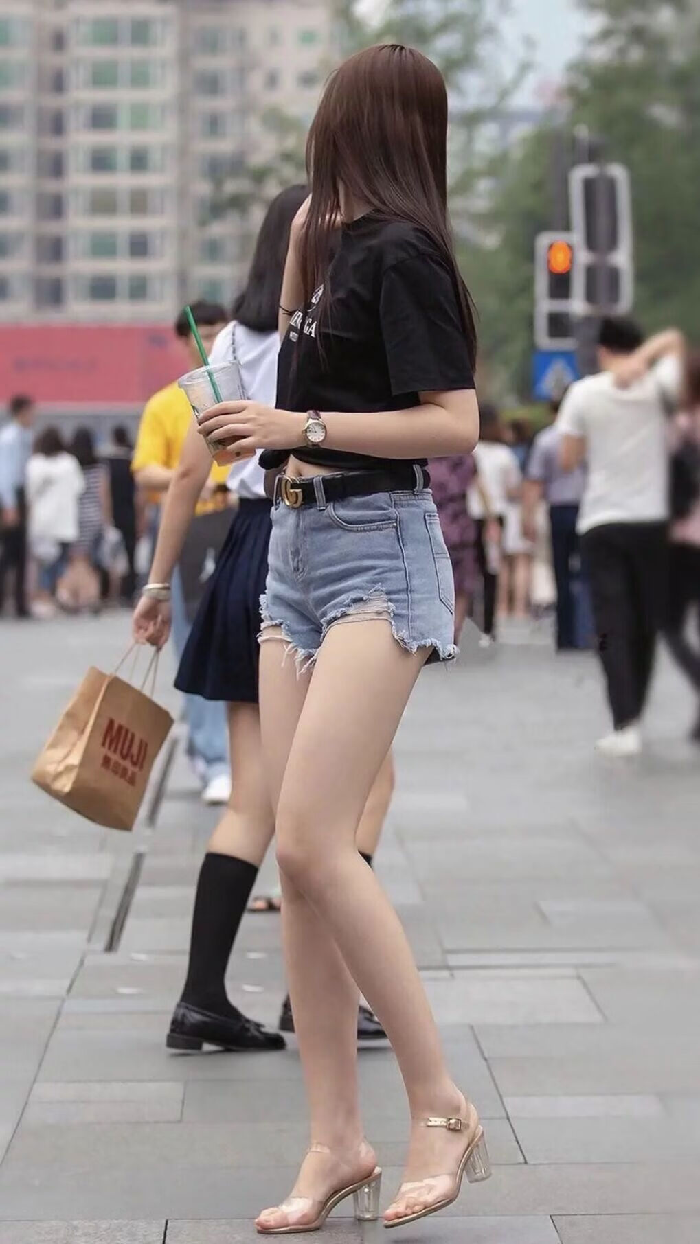 强强对话中的王者归来,苏亚雷斯闪耀赛场,哥伦比亚全场压制芬兰